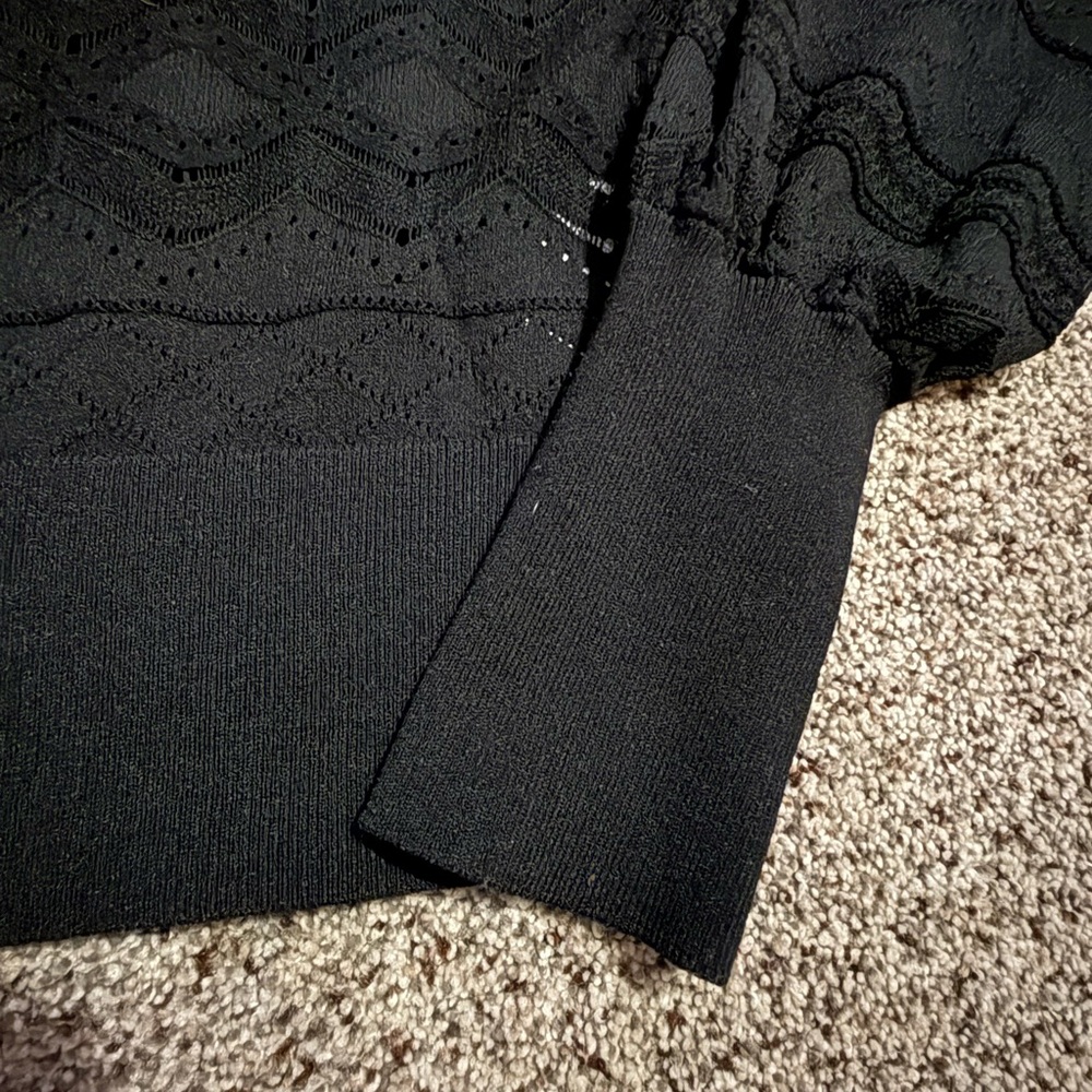 NEW Black Banana Republic Sheer Pattern Sweater Small NWT  LIGHT WEIGHT - Picture 2 of 9